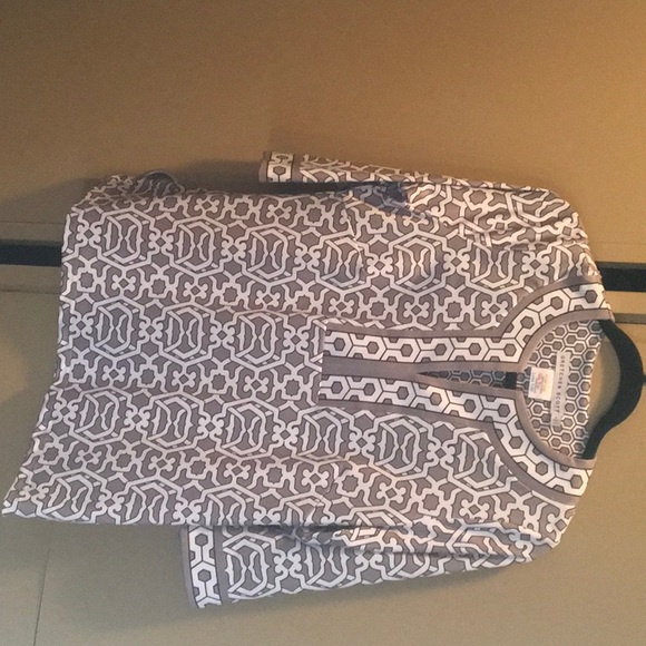 Top - Picture 3 of 3